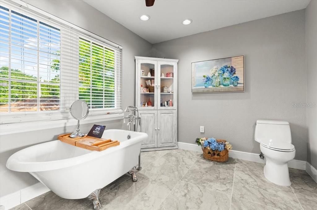 Bathroom, Free Standing Baths, Interior, Marble, Recessed Lighting