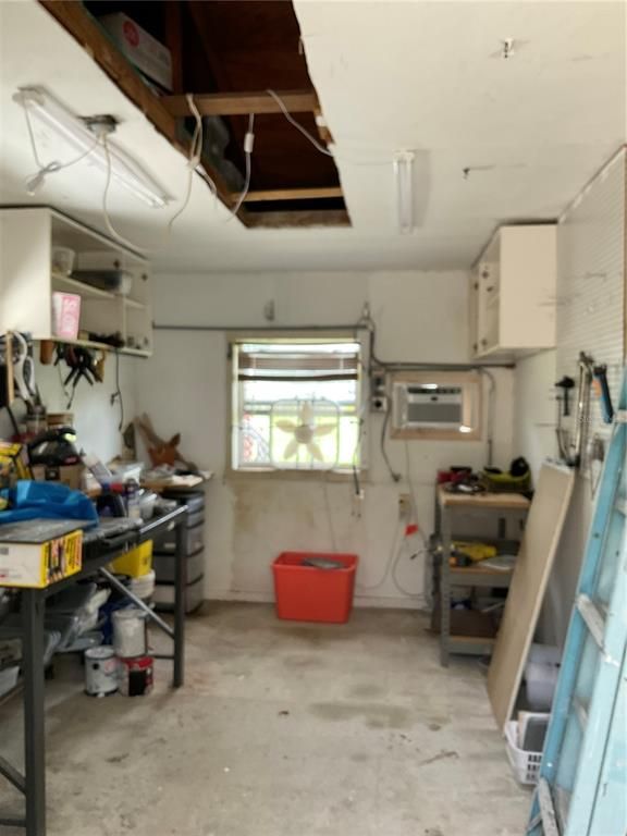 Garage, Interior