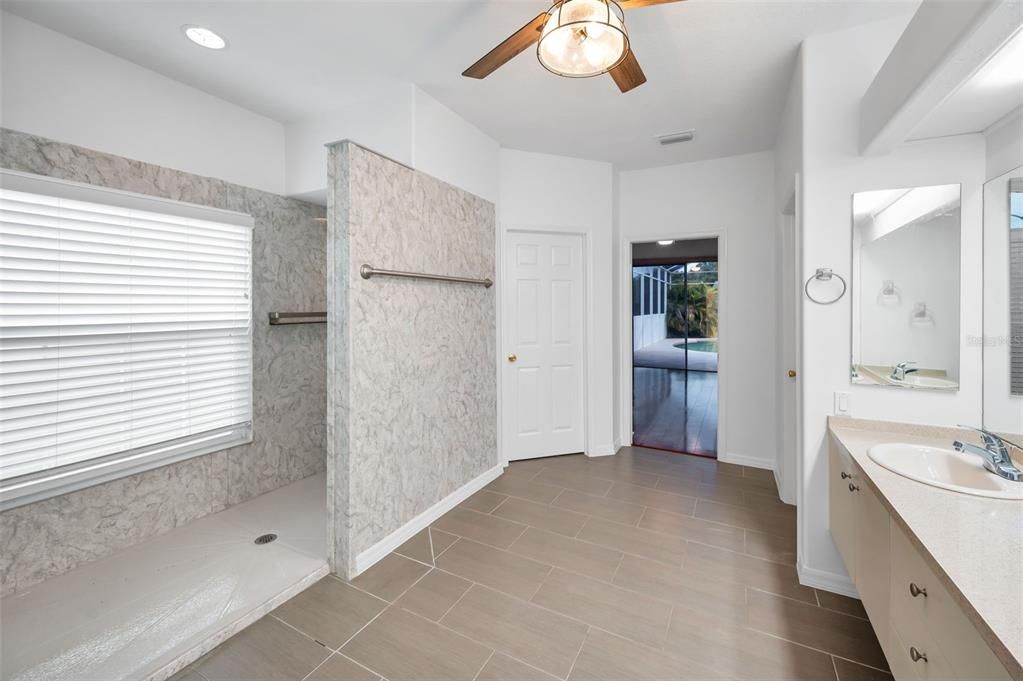 Bathroom, Interior, Recessed Lighting