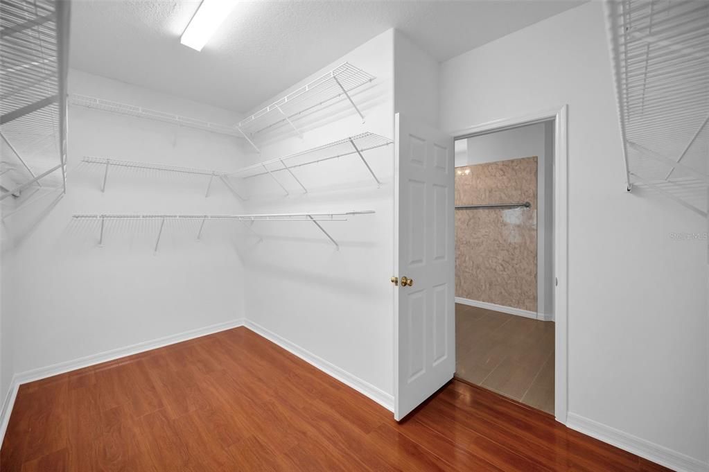 Interior, Walk-in Closets, Wood Texture Flooring
