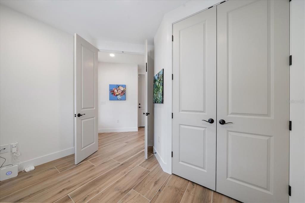 Interior, Recessed Lighting, Wood Texture Flooring