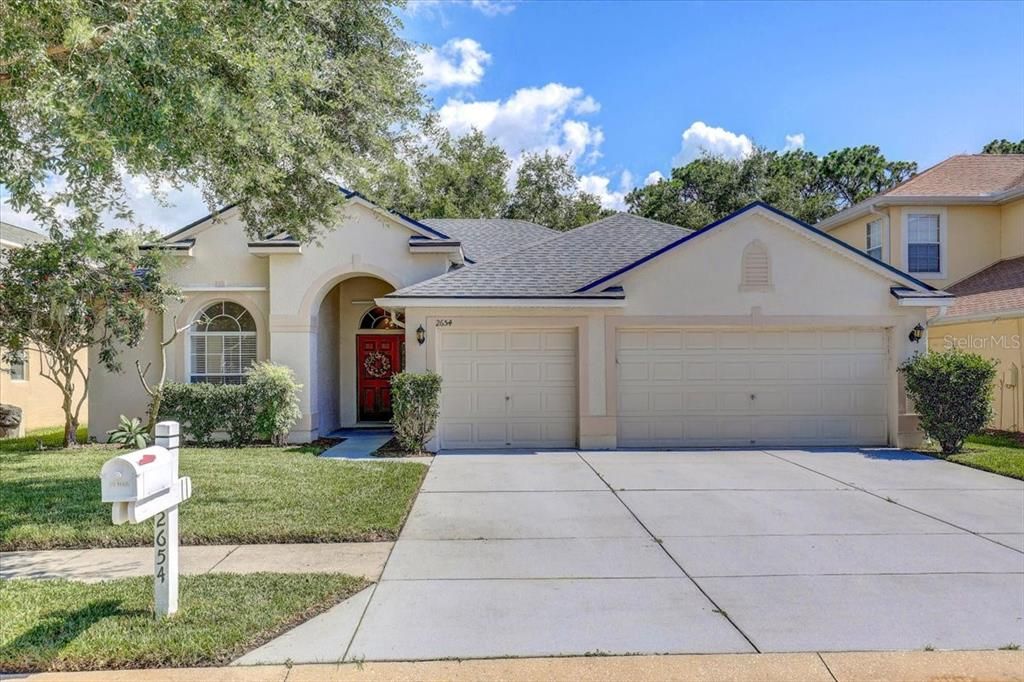 Attached, Exterior, Facade, Ranch