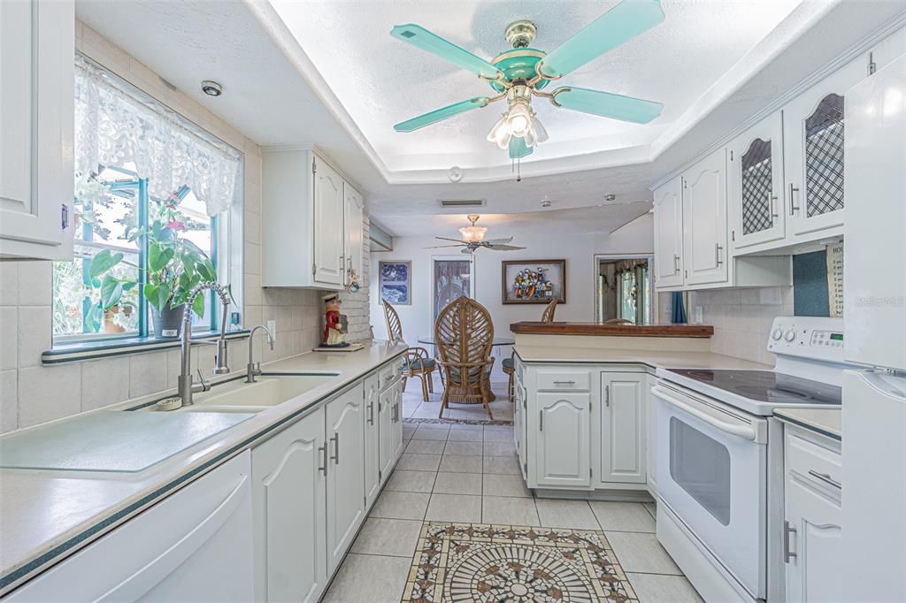 Dining room, Interior, Kitchen