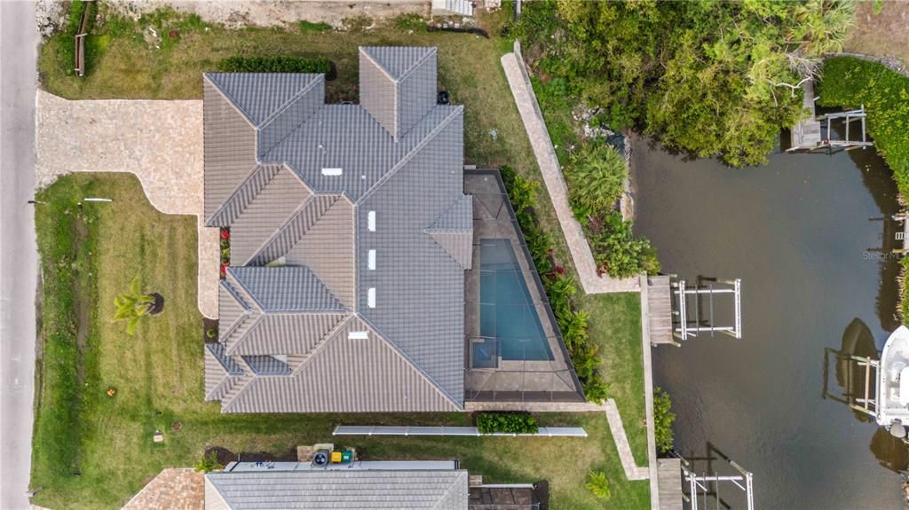 Exterior, Drone
