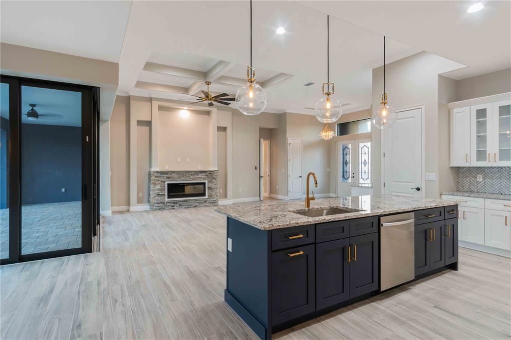 Fireplace, Interior, Kitchen, Pendant Lights, Recessed Lighting, Wood Texture Flooring