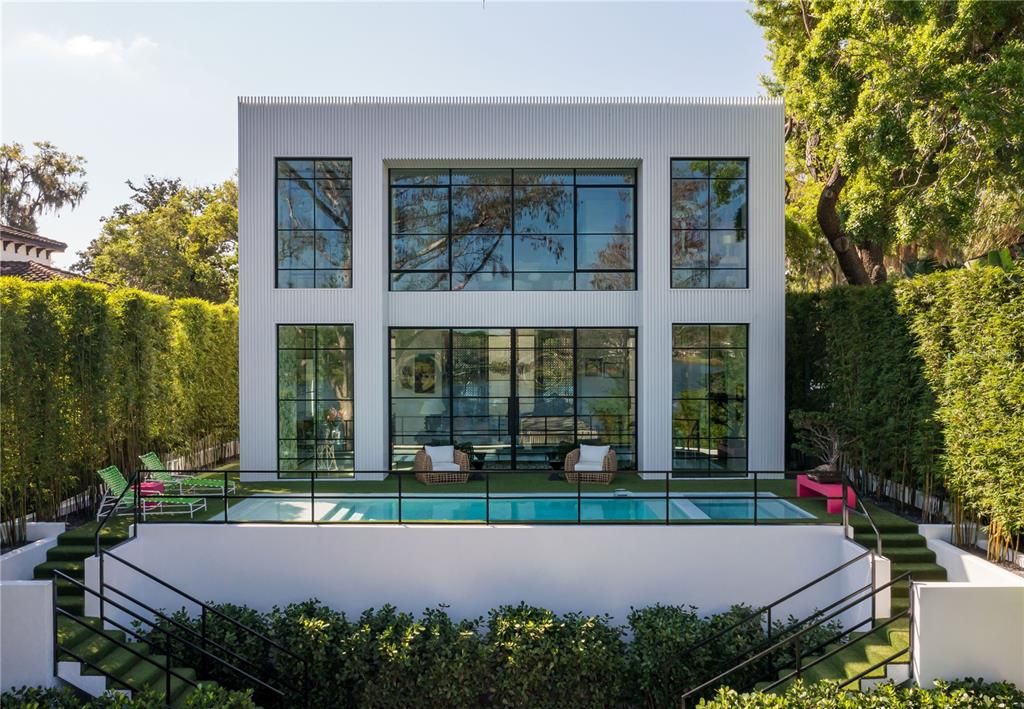 Backyard, Exterior, Facade, Pool, Modern