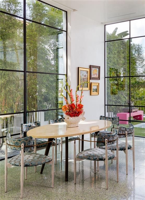 Dining room, Interior