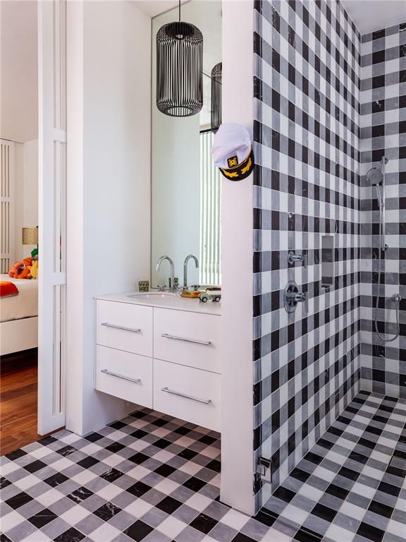 Bathroom, Interior, Pendant Lights