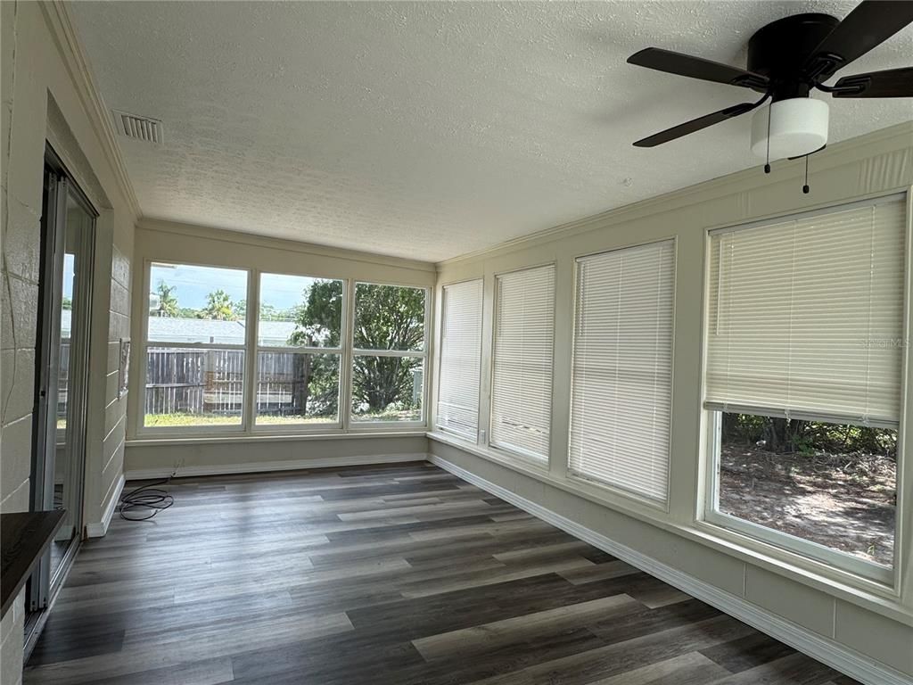 Empty room, Interior, Sun Room, Wood Texture Flooring