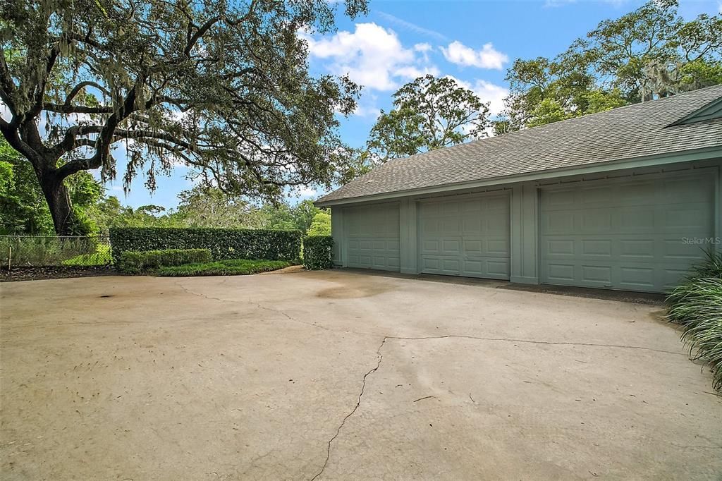 Detached Garage, Exterior