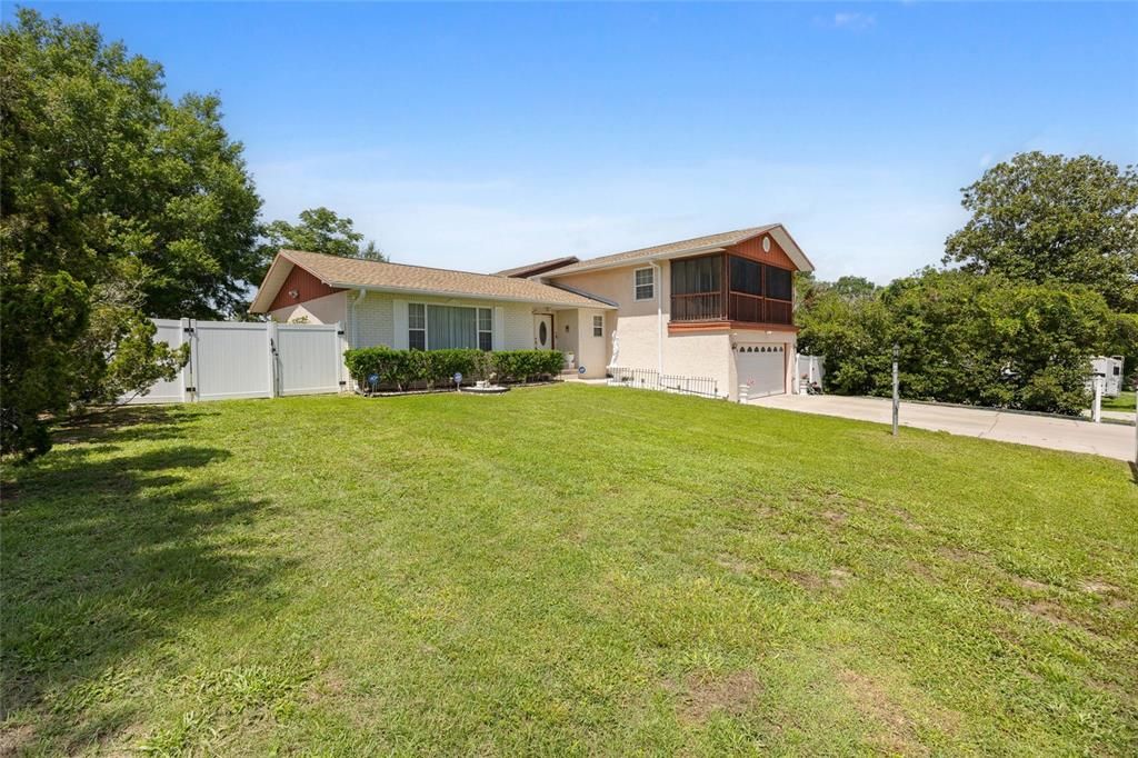 Backyard, Exterior