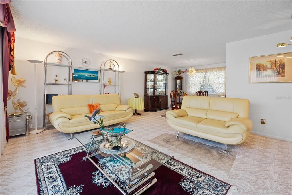 Chandelier, Dining room, Interior, Living room