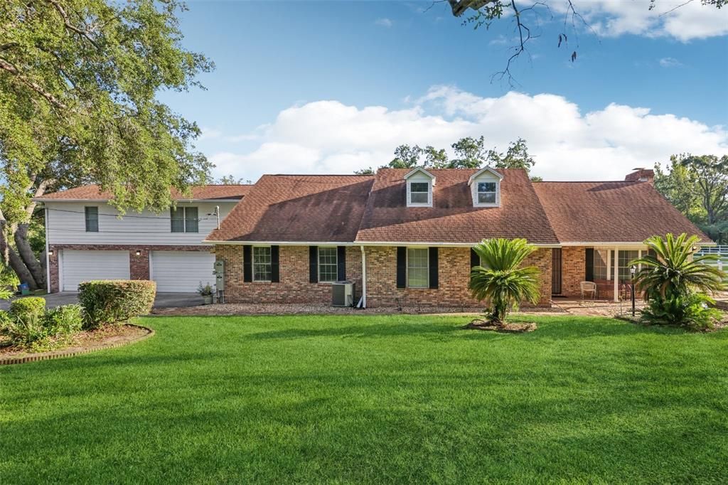 Attached, Backyard, Exterior, Facade, Brick Facade, Cape Cod