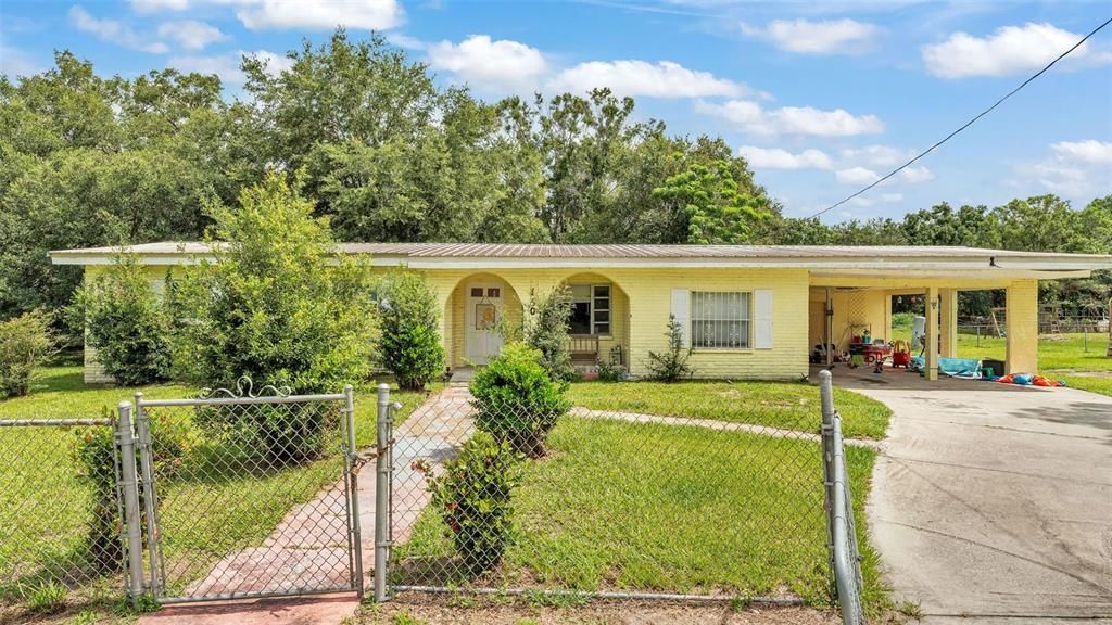 Backyard, Exterior, Facade, Ranch