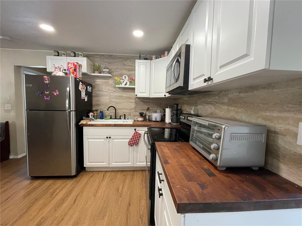 Interior, Kitchen, Recessed Lighting, Wood Texture Flooring