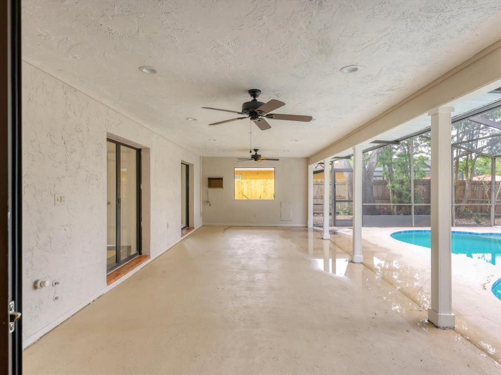 Interior, Pool, Sun Room