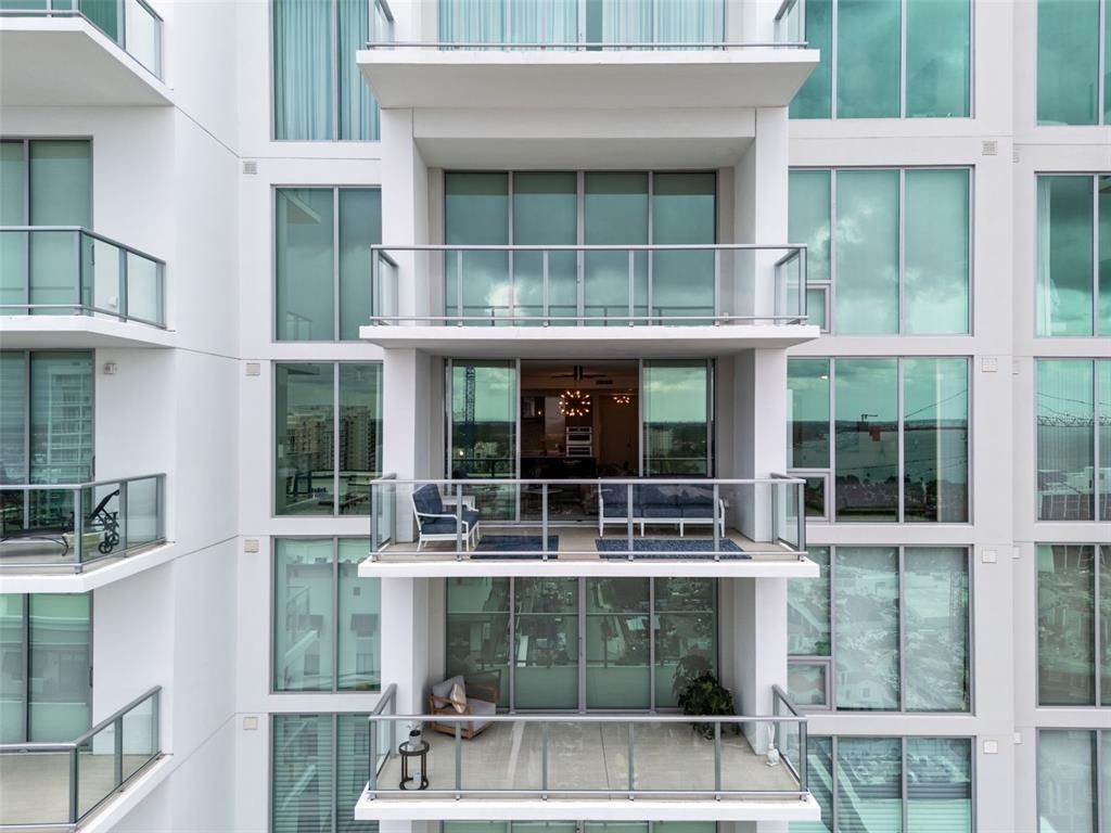 Exterior, Facade, Modern