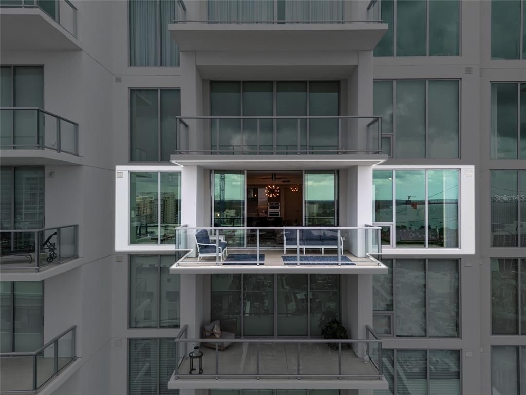 Exterior, Facade, Modern