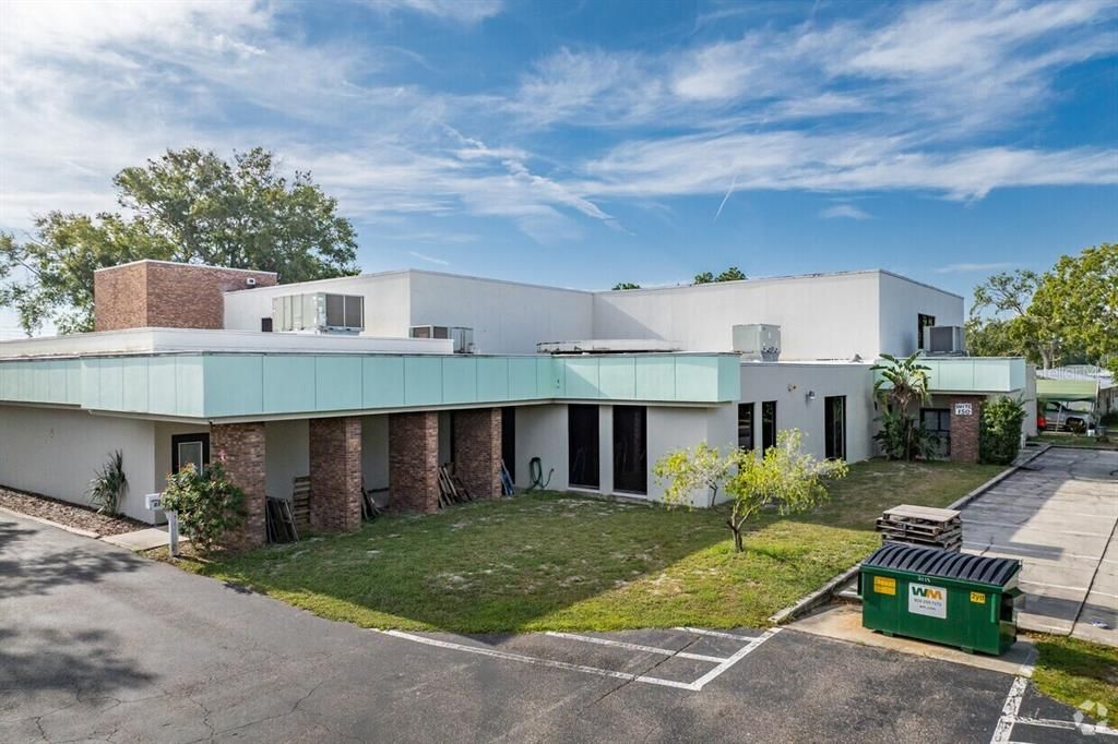 Backyard, Exterior, Facade, Modern