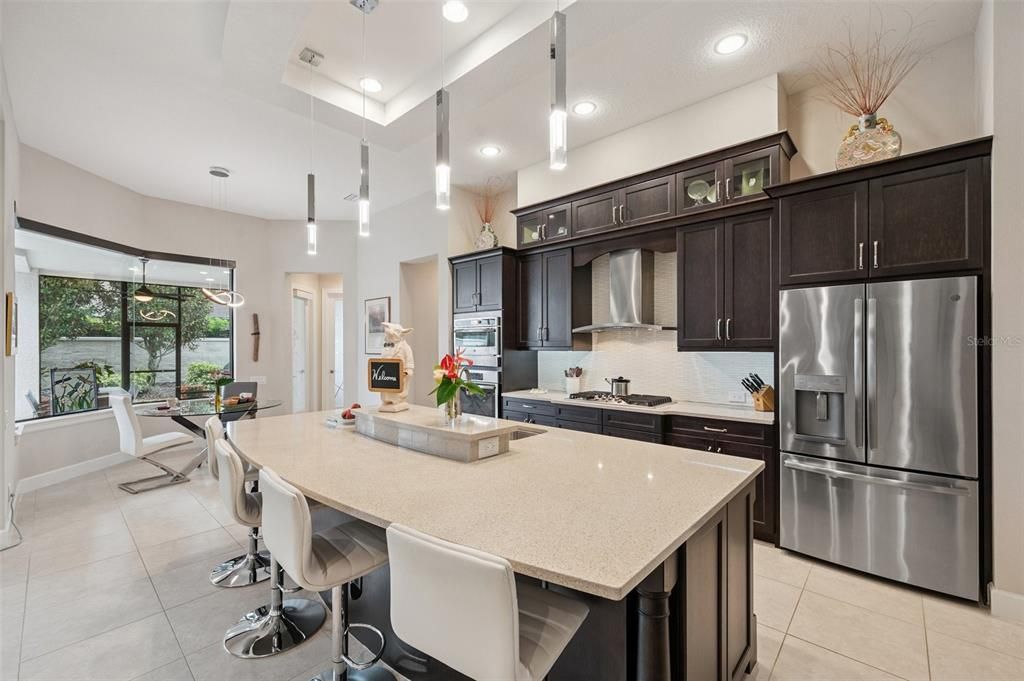 Dining room, Interior, Kitchen, Pendant Lights, Recessed Lighting, Stainless Steel Appliances