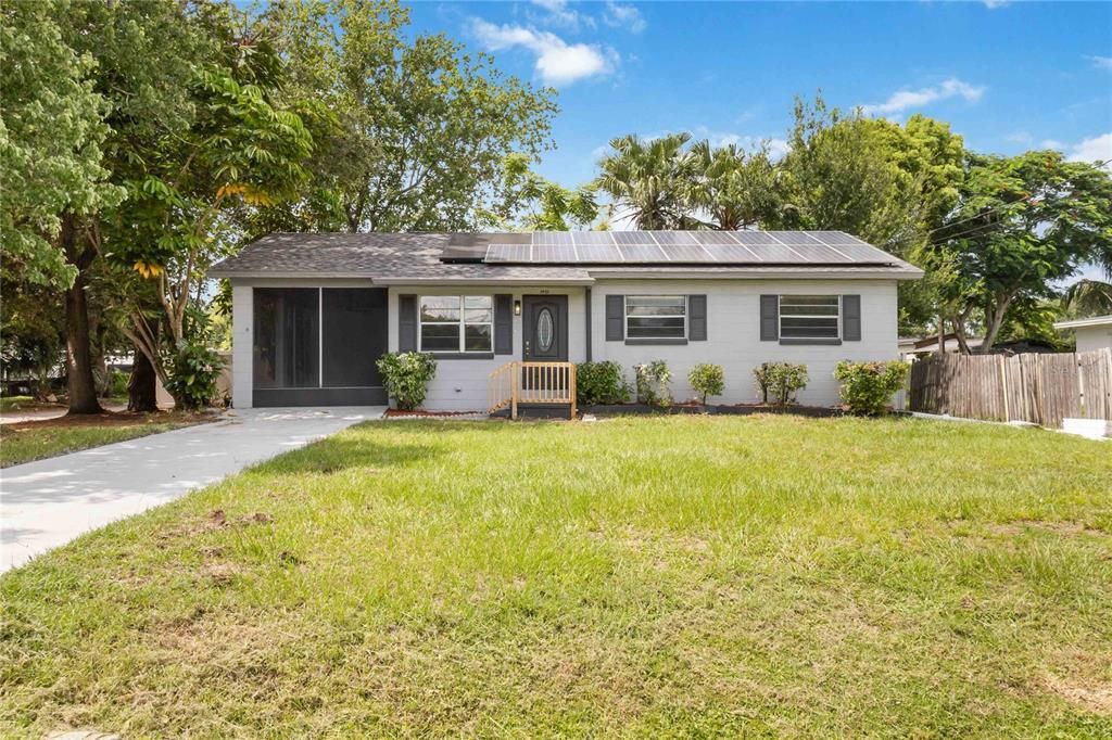 Backyard, Exterior, Facade, Solar Panels, Ranch