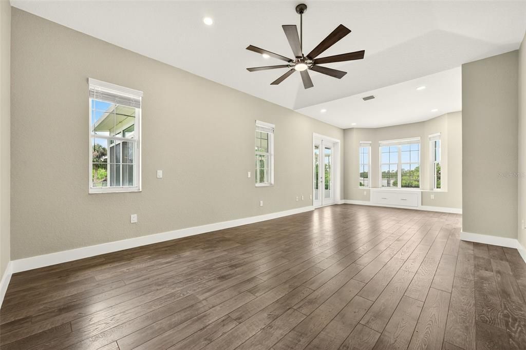 Empty room, Interior, Recessed Lighting, Wood Texture Flooring