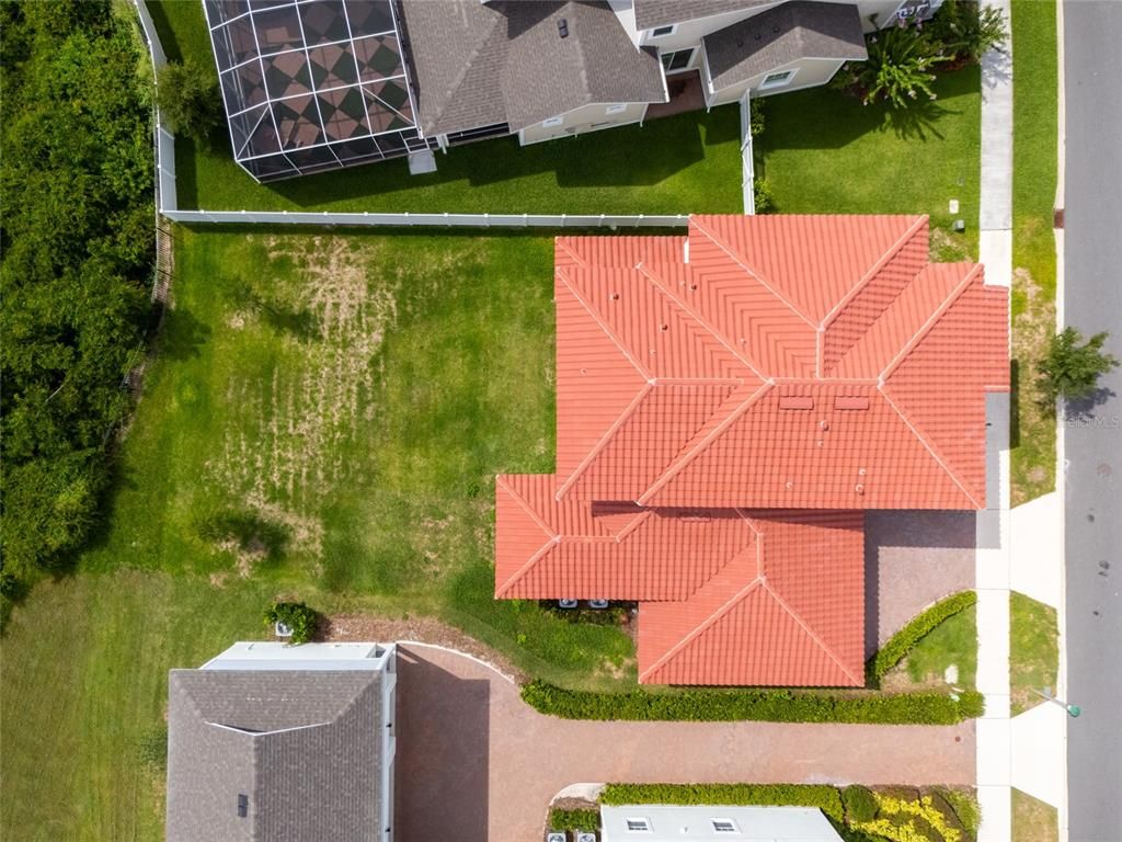 Exterior, Drone