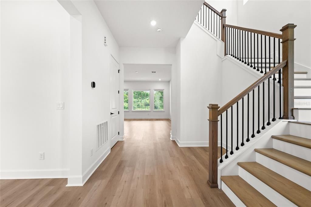 Interior, Recessed Lighting, Wood Texture Flooring