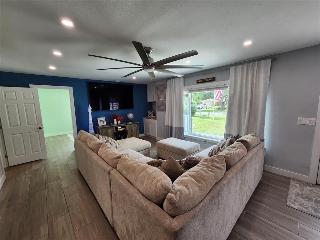 Interior, Living room, Recessed Lighting, Wood Texture Flooring