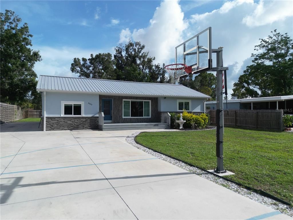Backyard, Exterior