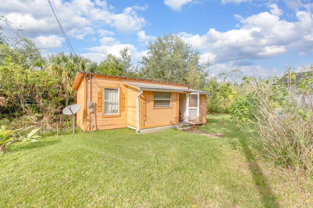 Backyard, Exterior