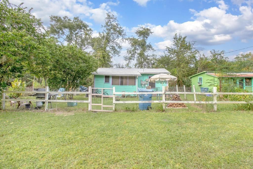 Backyard, Exterior