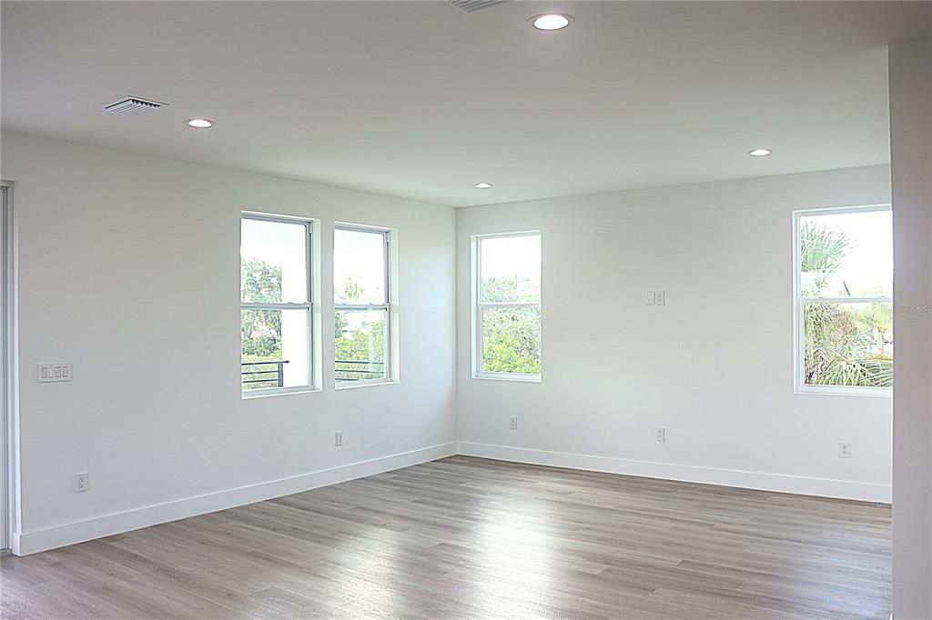Empty room, Interior, Recessed Lighting, Wood Texture Flooring