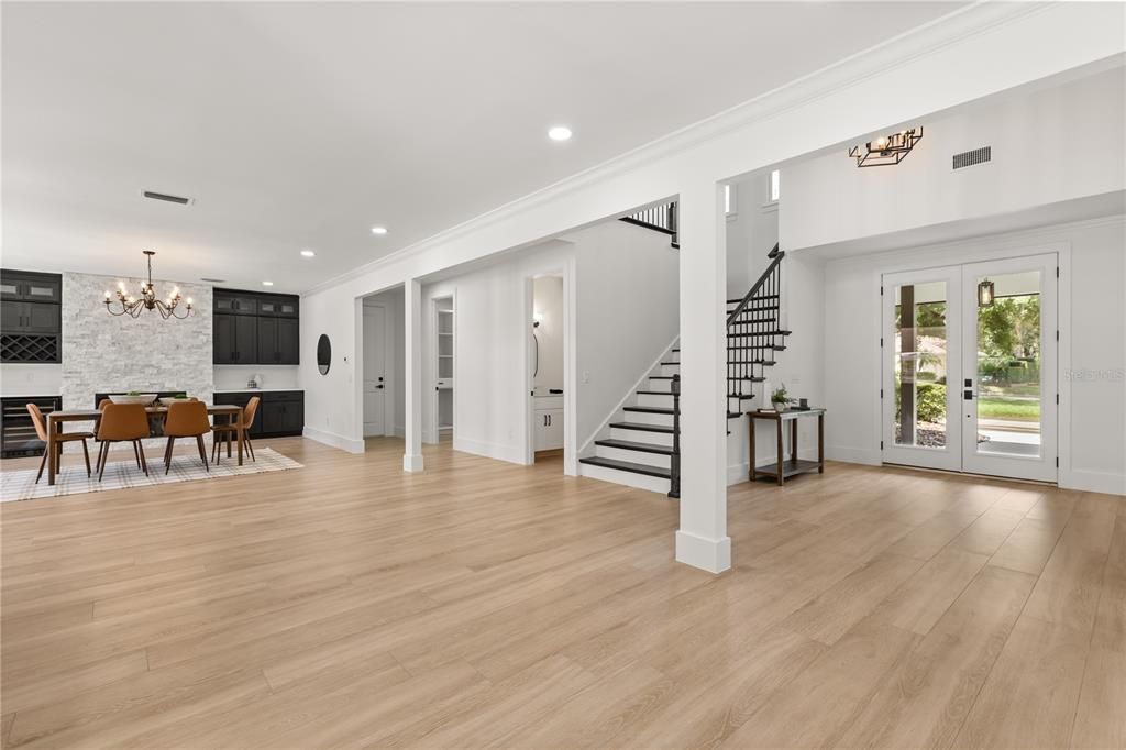 Chandelier, Dining room, Interior, Pendant Lights, Recessed Lighting, Wood Texture Flooring