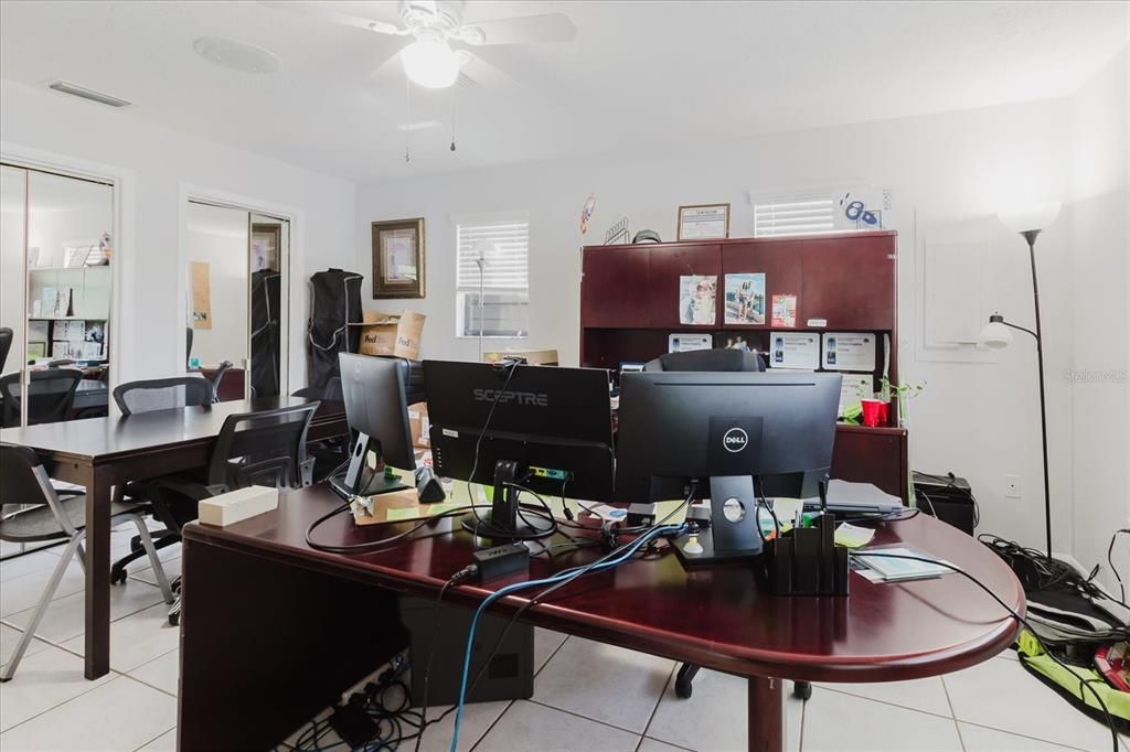 Home Office, Interior