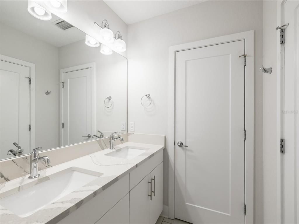 Bathroom, Dual Sink Vanities, Interior