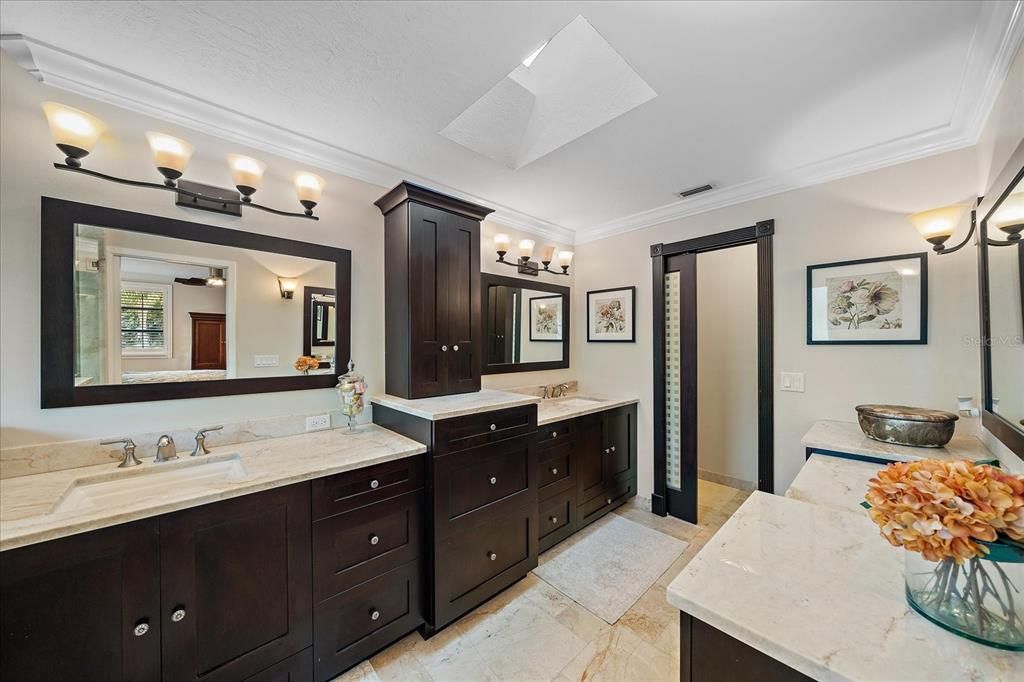 Bathroom, Dual Sink Vanities, Interior