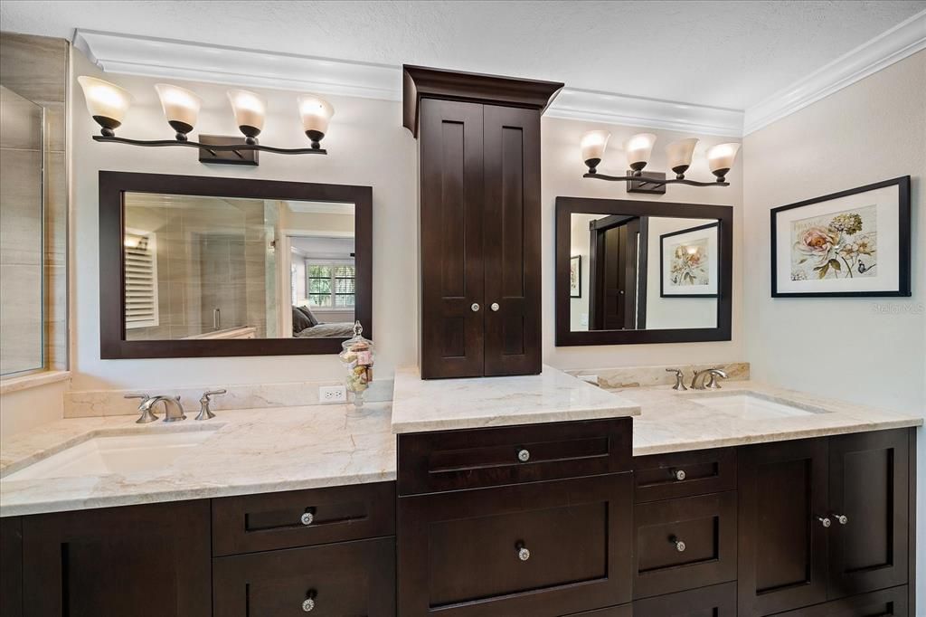 Bathroom, Dual Sink Vanities, Interior