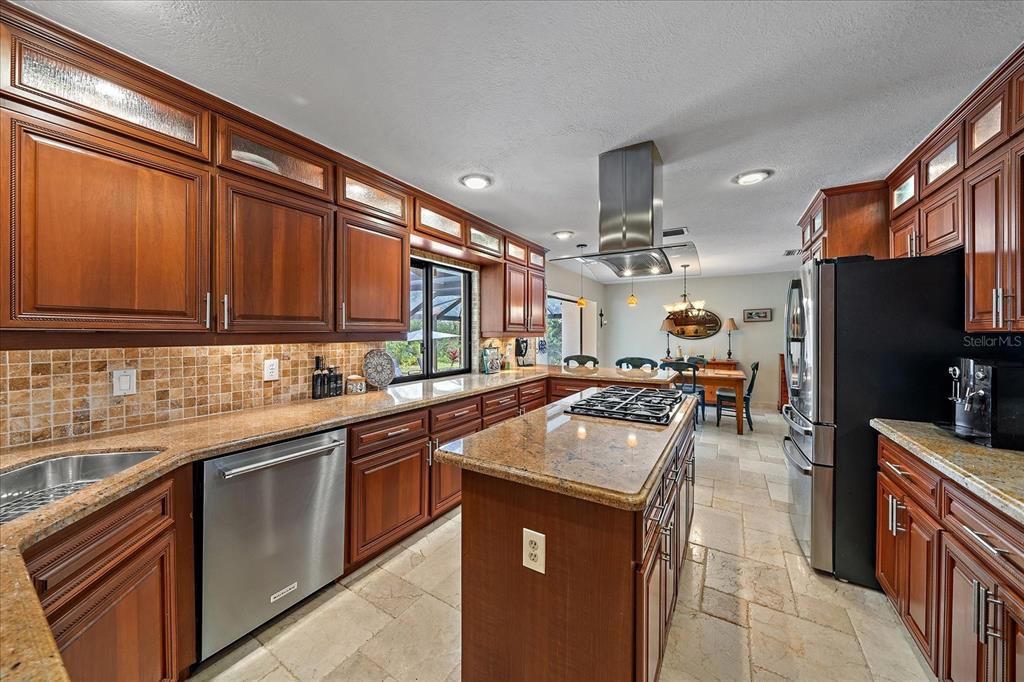Dining room, Interior, Kitchen, Recessed Lighting, Stainless Steel Appliances