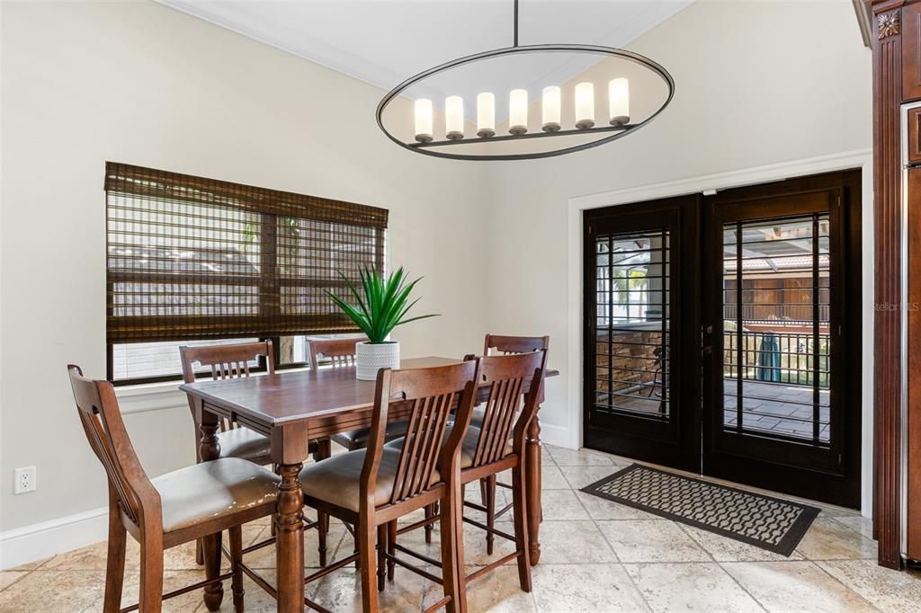Chandelier, Dining room, Interior