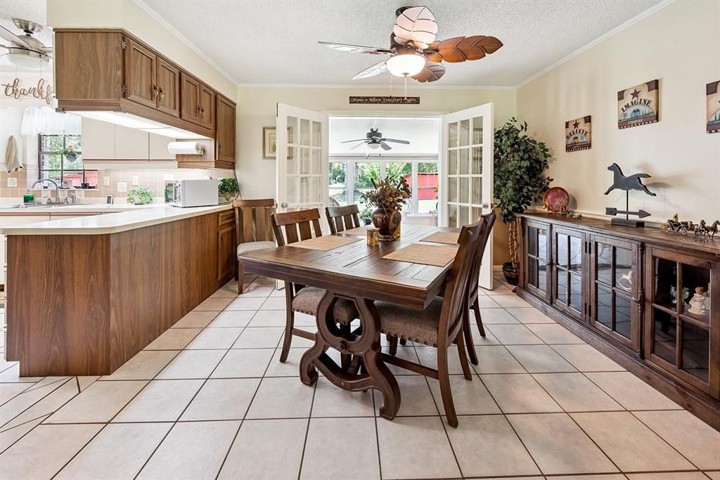 Dining room, Interior, Kitchen