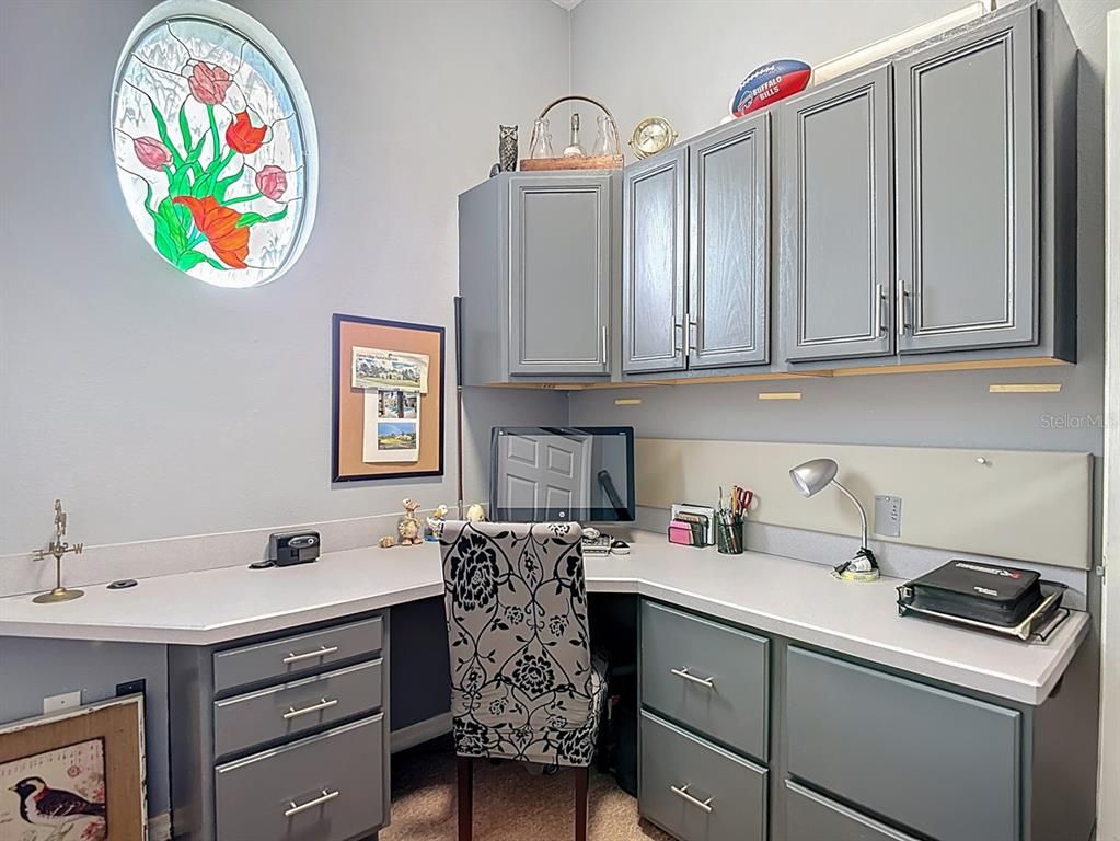 Home Office, Interior