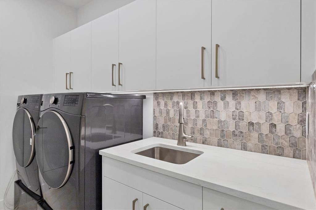Interior, Washer