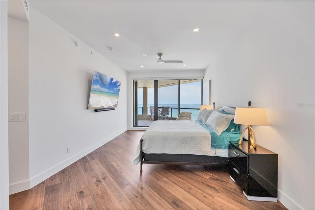 Bedroom, Interior, Recessed Lighting, Water, Wood Texture Flooring