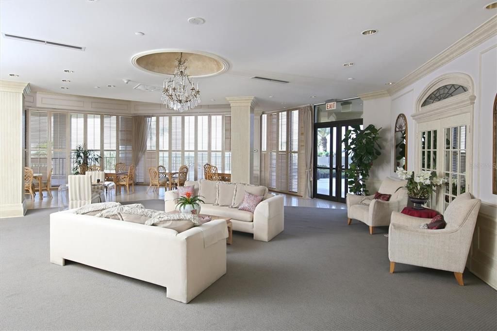 Chandelier, Dining room, Interior, Living room, Recessed Lighting