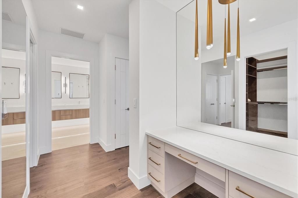 Interior, Pendant Lights, Recessed Lighting, Wood Texture Flooring