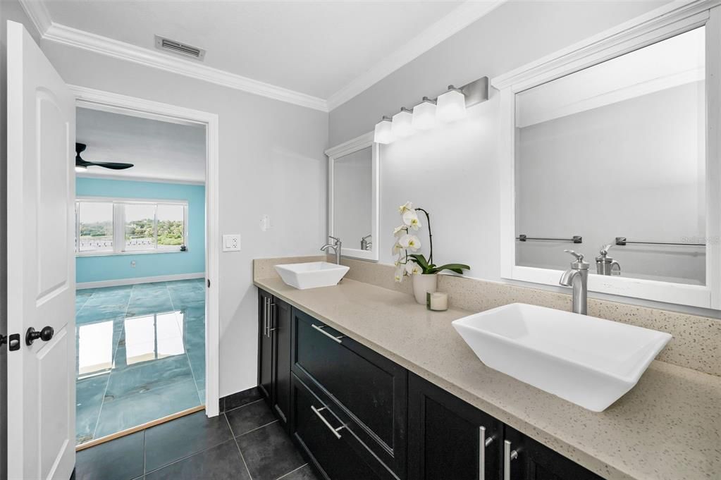 Bathroom, Dual Sink Vanities, Interior