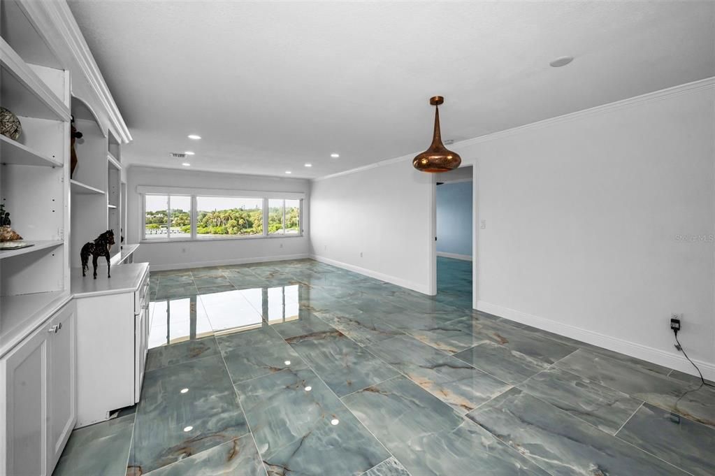 Empty room, Interior, Recessed Lighting