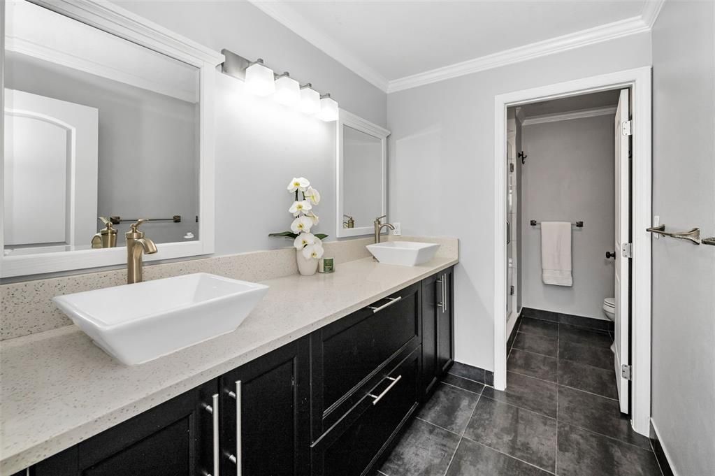 Bathroom, Dual Sink Vanities, Interior