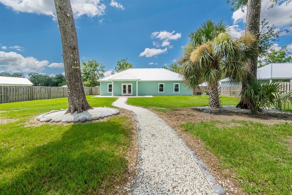 Backyard, Exterior
